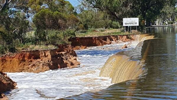 Flood focus moves to Mannum with evacuation order