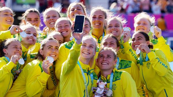 Hockeyroos finish with silver after England's first-half burst
