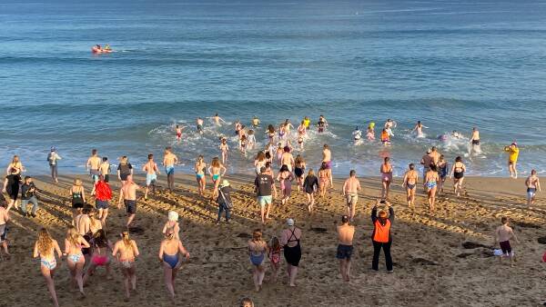Perfect conditions for winter dip as members mark solstice