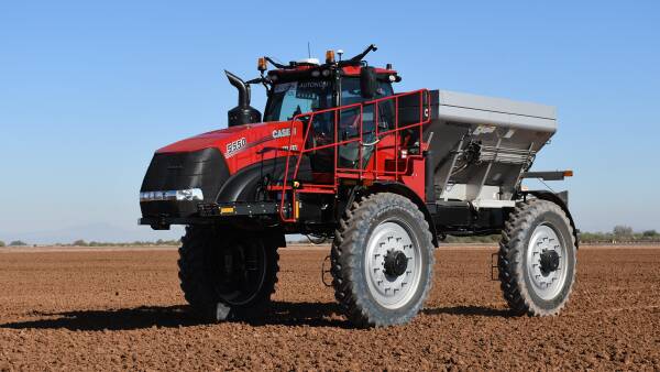 World's first autonomous spreader will be trialled in Australia