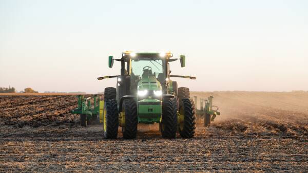 Accolades for John Deere's autonomous tractor