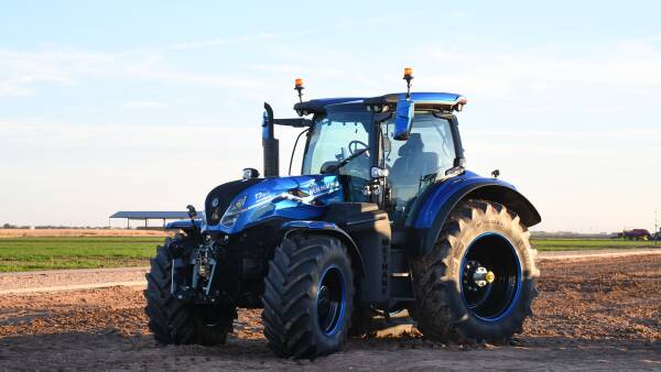 World-first alternative fuel tractors unveiled by CNH Industrial