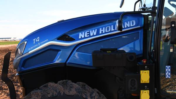 New Holland shows off its first electric tractor